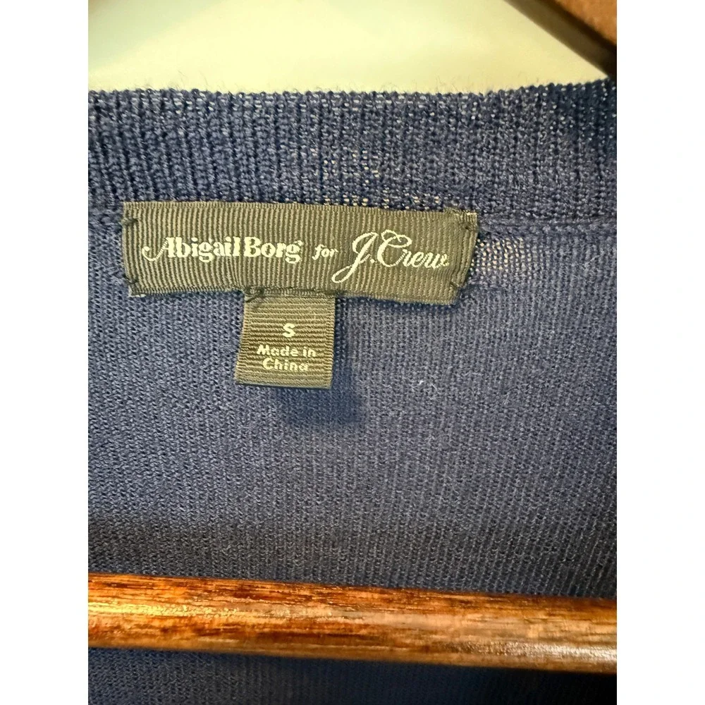 Abigail Borg for J. Crew Navy Blue 100% Merino Wool V-Neck Sweater size Small‎